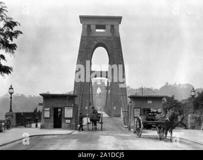 Die Clifton Suspension Bridge über den Fluss Avon in der Nähe von Bristol, England. c 1905. Fotografie von Thomas Edward Green von horbury in der Nähe von Ossett in Yorkshire (1867-1943) Foto von Tony Henshaw Archiv von der 100-prozentige Original 5'x 4' negative Stockfoto