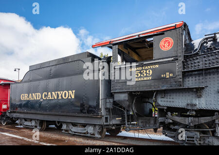 Williams Arizona USA. 23. Mai 2019. Retro historische Lokomotive im Bahnhof. Grand Canyon Railway Text. Stockfoto