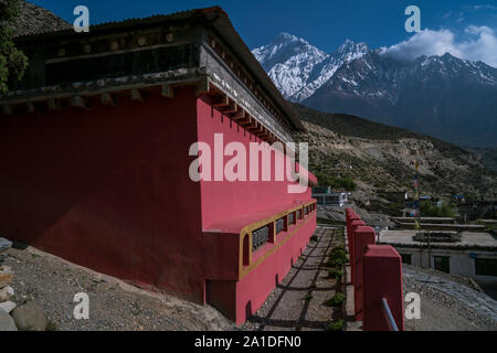 Thini Gompa Kloster in einem kleinen Dorf in der Nähe von Thini Jomsom, Mustang, Nepal Stockfoto
