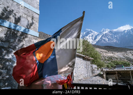 Thini Gompa in einem kleinen Dorf in der Nähe von Thini Jomsom, Mustang, Nepal Stockfoto