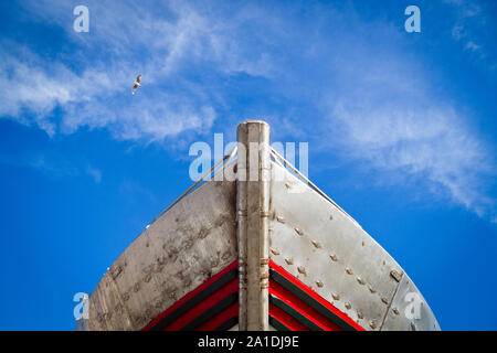 Der Bug eines Fischerboot in Essaouira, Marokko, Afrika Stockfoto