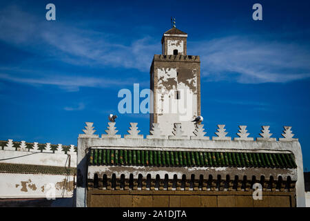 Das Minarett der Ben Youssef Moschee in Essaouira, Marokko, Afrika Stockfoto