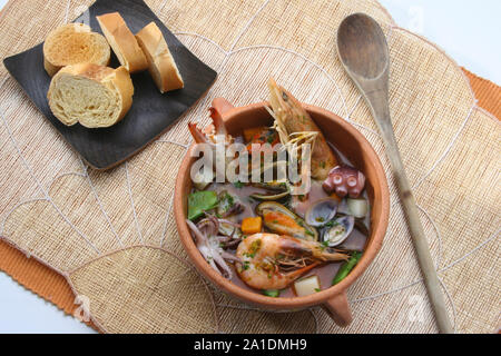 Meeresfrüchtesuppe Nahaufnahme von oben. Stockfoto