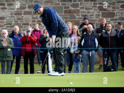 Rory McIlroy am 10 Grün während des Tages eine der Alfred Dunhill Links Championship bei Carnoustie Golf Links. Stockfoto