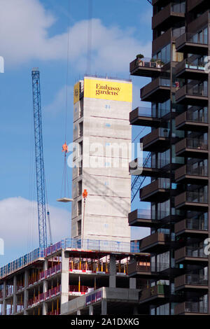 Botschaft bau Gärten weiter in neun Elms im Süden Londons. Juli 22, 2019 Stockfoto