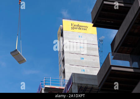 Botschaft bau Gärten weiter in neun Elms im Süden Londons. Juli 22, 2019 Stockfoto