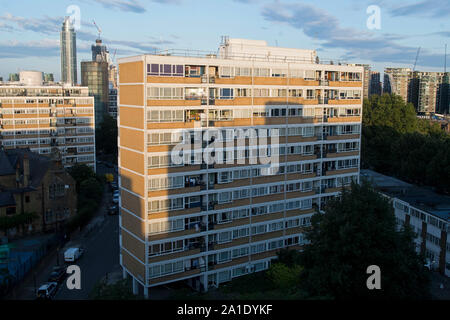 Churchill Gärten Wohnsiedlung in der Pimlico, Westminster, London, Großbritannien. Vom 29. Juli 2019. Stockfoto