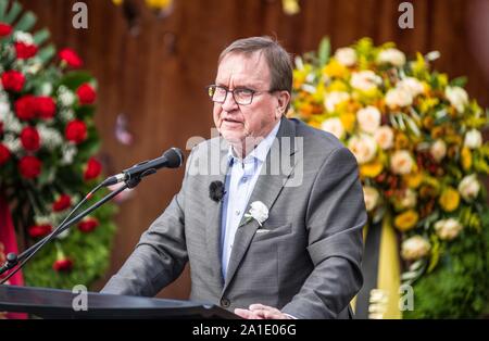 München, Bayern, Deutschland. 26 Sep, 2019. Muenchner Oberbuergermeister Dieter Reiter und andere sprach bei einer Gedenkfeier zum 39. Jahrestag der Bombardierung Oktoberfest Terror. Die Teilnehmer dann einen Kranz an der Gedenkstätte. Das Oktoberfest Terror die Bombardierung von Gundolf Koehler, das in der Bombardierung starb durchgeführt, zusammen mit dreizehn Opfer. Über 225 wurden verletzt. Credit: ZUMA Press, Inc./Alamy leben Nachrichten Stockfoto