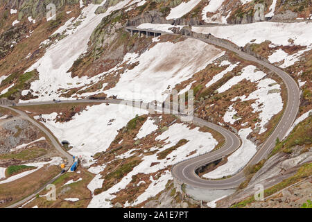 Sneaky Weg zum Grimselpass Stockfoto