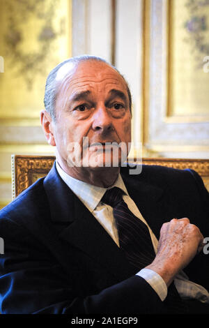 Paris (Frankreich). 2002/04/09. Jacques Chirac, Präsident der Französischen Republik, am Elyse Palace Stockfoto