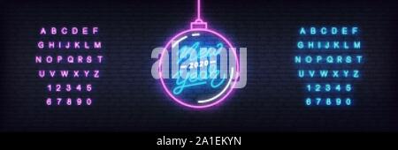 Neues Jahr Neon. Leuchtende neon Christmas Ball und Beschriftung für neues Jahr Feier 2020 Stock Vektor