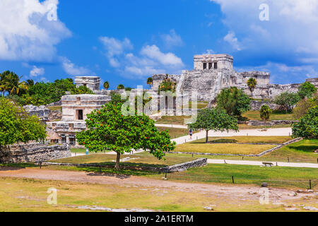 Tulum, Mexiko. El Castillo (Schloss) Die wichtigsten Tempel der Maya Stadt. Stockfoto