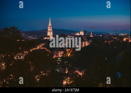 Nacht erfassen der historischen Stadt Bern, Schweiz Stockfoto