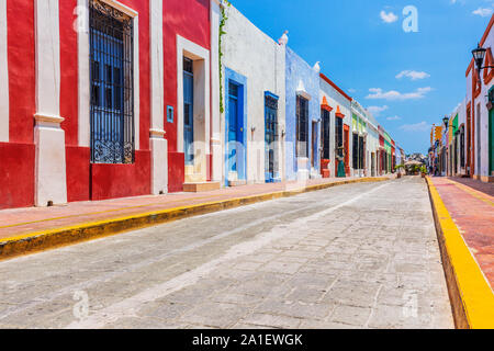 Campeche, Mexiko. Straße in der Altstadt von San Francisco de Campeche. Stockfoto