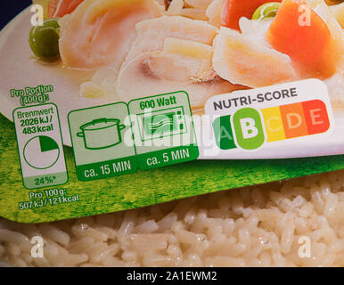 Sieversdorf, Deutschland. 26 Sep, 2019. Die so genannte "Nutri-Score', eine farbige Ernährung Label auf ein fertiges Produkt. Foto: Patrick Pleul/dpa-Zentralbild/ZB/dpa/Alamy leben Nachrichten Stockfoto