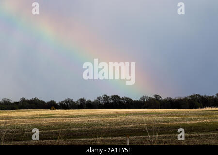 Regenbogen über Nebraska landet Stockfoto