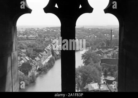 Blick aus den Fenstern der Pfarrkirche St. Peter und Paul in Görlitz, Sachsen, Deutschland. Blick aus dem Fenster der Pfarrkirche St. Peter und Paul in Görlitz, Sachsen, Deutschland. Stockfoto