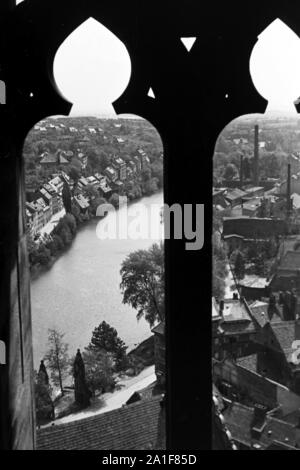 Blick aus den Fenstern der Pfarrkirche St. Peter und Paul in Görlitz, Sachsen, Deutschland. Blick aus dem Fenster der Pfarrkirche St. Peter und Paul in Görlitz, Sachsen, Deutschland. Stockfoto