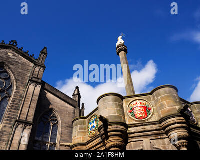 Mercat Cross neben der St. Giles Cathedral Parliament Square High Street, Edinburgh, Schottland Stockfoto