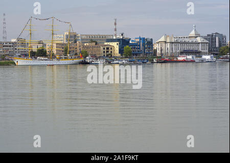 Galati, Rumänien - 17. September 2019. Brice Mircea Rumänische militärische Marine Schule Schiff angedockt auf der Donau in kommerziellen Hafen Kai von Galati. Stockfoto