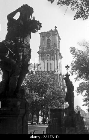 Turm der zerstörten Garnisonkirche in Potsdam bei Berlin, Deutschland 1946. Glockenturm der Kirche zerstört militärische Garnisonkirche in Potsdam in der Nähe von Berlin, Deutschland 1946. Stockfoto