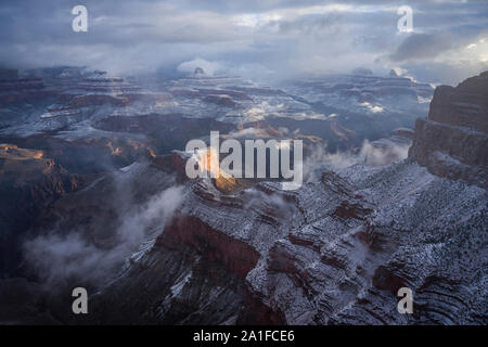 Seitdem sehen Fotos von Schnee in den Grand Canyon vor Jahren ich wollte es im Winter zu gehen, eine solche Szene zu erfassen. So, nach dem Besuch Stockfoto