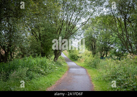 Szenen auf dem Great Northern Railway Trail, der an Queensbury, Bradford, West Yorkshire, UK startet Stockfoto