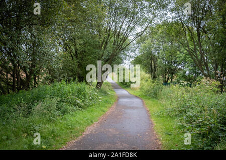 Szenen auf dem Great Northern Railway Trail, der an Queensbury, Bradford, West Yorkshire, UK startet Stockfoto