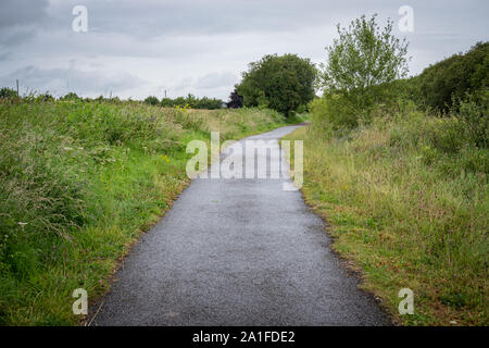 Szenen auf dem Great Northern Railway Trail, der an Queensbury, Bradford, West Yorkshire, UK startet Stockfoto