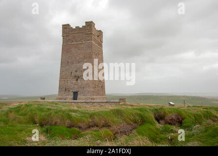 Feldmarschall Graf von Khartum Kitchener Memorial Tower Marwick Kopf Dounby West Festland Orkney Inseln Schottland United Kingdom south west Aspekt des 1. Stockfoto