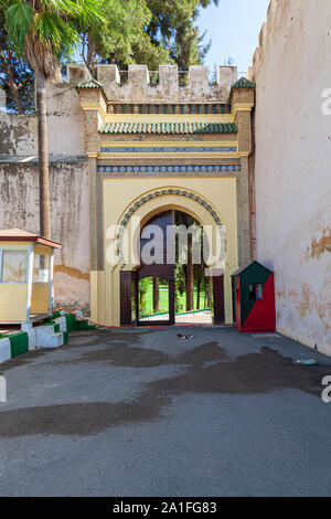 Meknes ist eine Stadt im Norden Marokkos Blick auf Eingang zum königlichen Palast Stockfoto