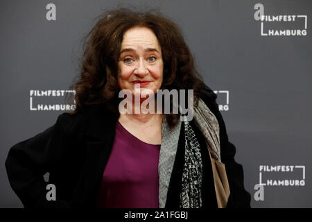 Hamburg, Deutschland. 26 Sep, 2019. Die Schauspielerin Mechthild Großmann kreuzt den roten Teppich bei der Eröffnung der Hamburger Film Festival. Quelle: Georg Wendt/dpa/Alamy leben Nachrichten Stockfoto