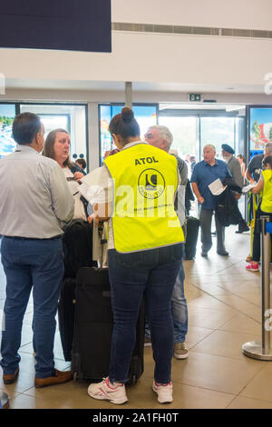 26. September 2019. Rückführung der Briten durch ATOL und Britische Regierungsbeamte aus der Insel Korfu nach dem Zusammenbruch der High Street Reiseveranstalter und Fluggesellschaften Thomas Cook. Nick Hatton/Alamy leben Nachrichten Stockfoto