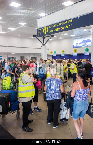 26. September 2019. Rückführung der Briten durch ATOL und Britische Regierungsbeamte aus der Insel Korfu nach dem Zusammenbruch der High Street Reiseveranstalter und Fluggesellschaften Thomas Cook. Nick Hatton/Alamy leben Nachrichten Stockfoto