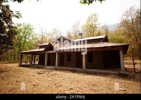 Kaladhunga Bungalow am Ufer des Sarda Fluss, viele Male durch Jim Corbett im Buch Menschenfresser von Kumaon, Uttarakhand, Indien beschrieben. Stockfoto