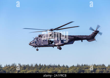 Ede, Niederlande, 21. September 2019: Cougar Hubschrauber Befehl S-454 der Niederländischen Armee während der Air Show in den Niederlanden. Stockfoto