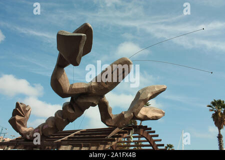 Garnelen Javier Mariscal ("Gamba de Mariscal", auf Spanisch), das Denkmal am Hafen von Barcelona. Mariscal ist eine katalanische Künstler, Autor, zum Beispiel, die ma Stockfoto