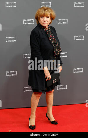 Hamburg, Deutschland. 26 Sep, 2019. Schauspielerin Hannelore Hoger kreuzt den roten Teppich bei der Eröffnung der Hamburger Film Festival. Quelle: Georg Wendt/dpa/Alamy leben Nachrichten Stockfoto