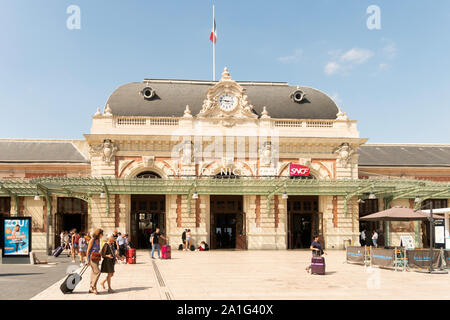 Der SNCF-Bahnhof in Nizza, Frankreich, Europa Stockfoto