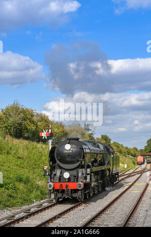 CHELTENHAM, ENGLAND - September 2019: Die Halbinsel und Orientalische Dampflok auf der Gloucestershire und Warwickshire Railway Stockfoto