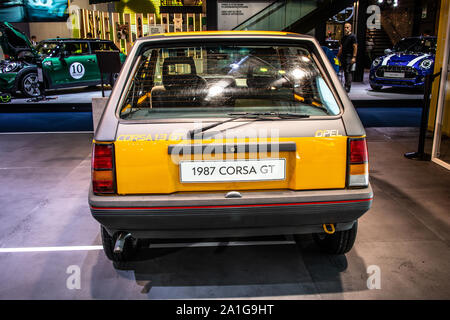 Frankfurt, Deutschland, September 10, 2019: Old Classic retro OPEL Corsa GT 1987 auf der IAA, Corsa A, erste Generation Stockfoto