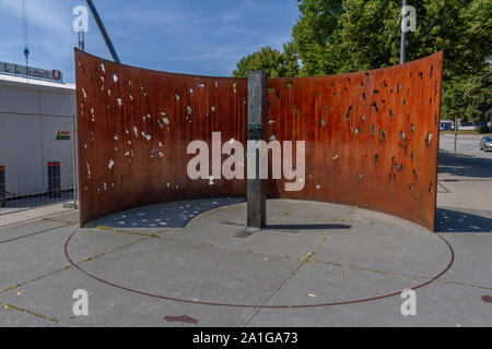 Das Oktoberfest Bombing Memorial (26. September 1980) Am Rande der Theresienwiese, Schauplatz des Oktoberfestes in München, Bayern, Deutschland. Stockfoto