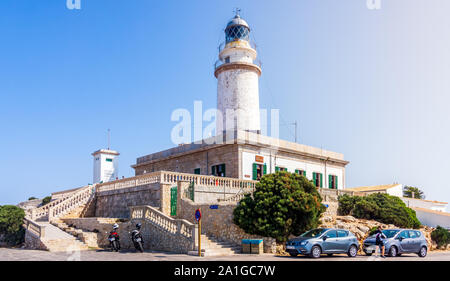 Mallorca, Spanien, Juli 2015: Formentor Leuchtturm. Es ist ein aktiver und der höchste Leuchtturm auf der spanischen Insel Mallorca, Balearen Inseln Stockfoto