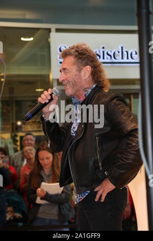 Peter Maffay bei einer Autogrammstunde in der Altmarkt Galerie. Dresden, 25.09.2019 Stockfoto