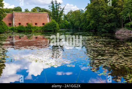 Zitadelle Spandau Wand Blick aus dem Wasser. Berlin, Deutschland Stockfoto