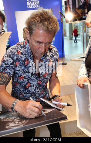 Peter Maffay bei einer Autogrammstunde in der Altmarkt Galerie. Dresden, 25.09.2019 Stockfoto
