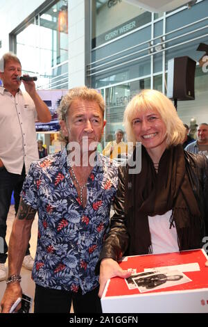 Peter Maffay bei einer Autogrammstunde in der Altmarkt Galerie. Dresden, 25.09.2019 Stockfoto