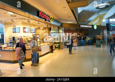 Köln, DEUTSCHLAND - ca. Oktober 2018: die Innere Aufnahme der Flughafen Köln/Bonn. Stockfoto