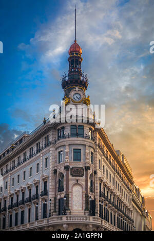 Madrid ist die Hauptstadt und bevölkerungsreichste Stadt von Spanien. Die Stadt hat knapp 3,3 Millionen Einwohner und eine Fläche von rund Stockfoto