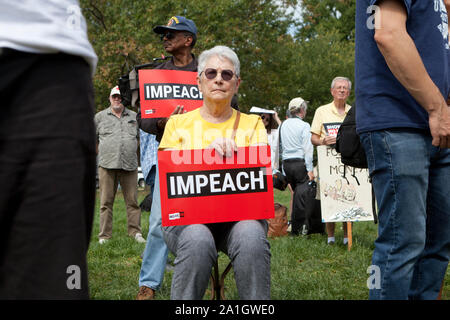 Sept. 26, 2019, Washington, DC: US Kongressabgeordnete Ilhan Omar (D-MN), Kongressabgeordnete Barbara Lee (D-CA) und Kongressabgeordnete Al Green (D-TX), sprechen bei Rallye ein "Trumpf" Anzuklagen, bewirtet durch Fortschrittliche Demokraten von Amerika, vor dem US Capitol. Stockfoto